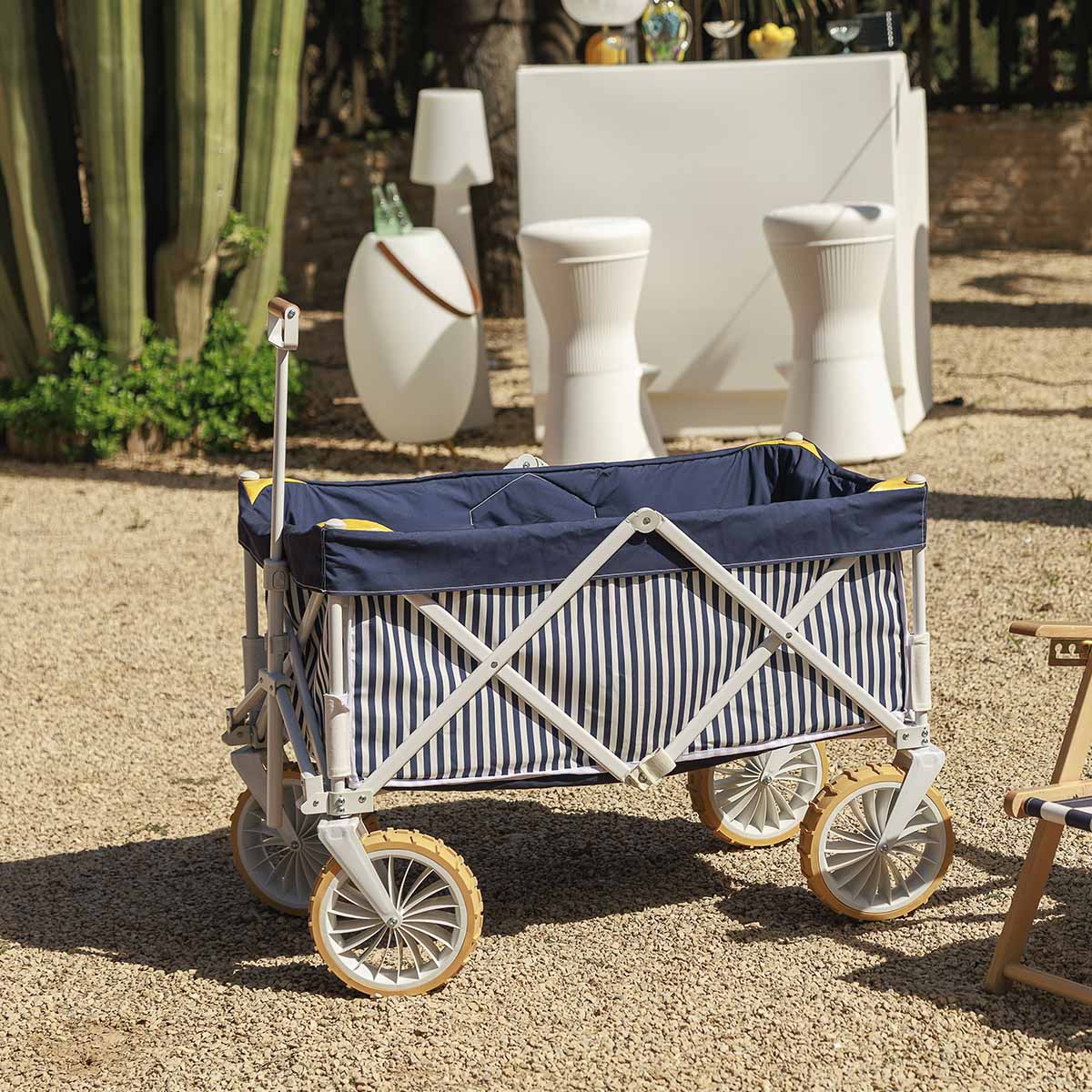 Chariot pliable polyvalent pour la plage, le camping et le jardin BAIA BLU