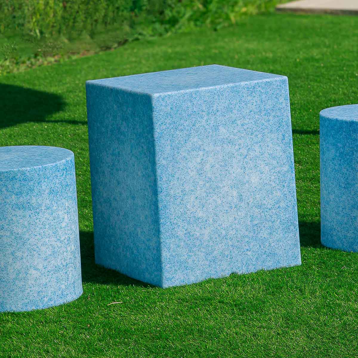 CIRCOOLAR Table ou siège Cuby 53 Matériau Recyclé