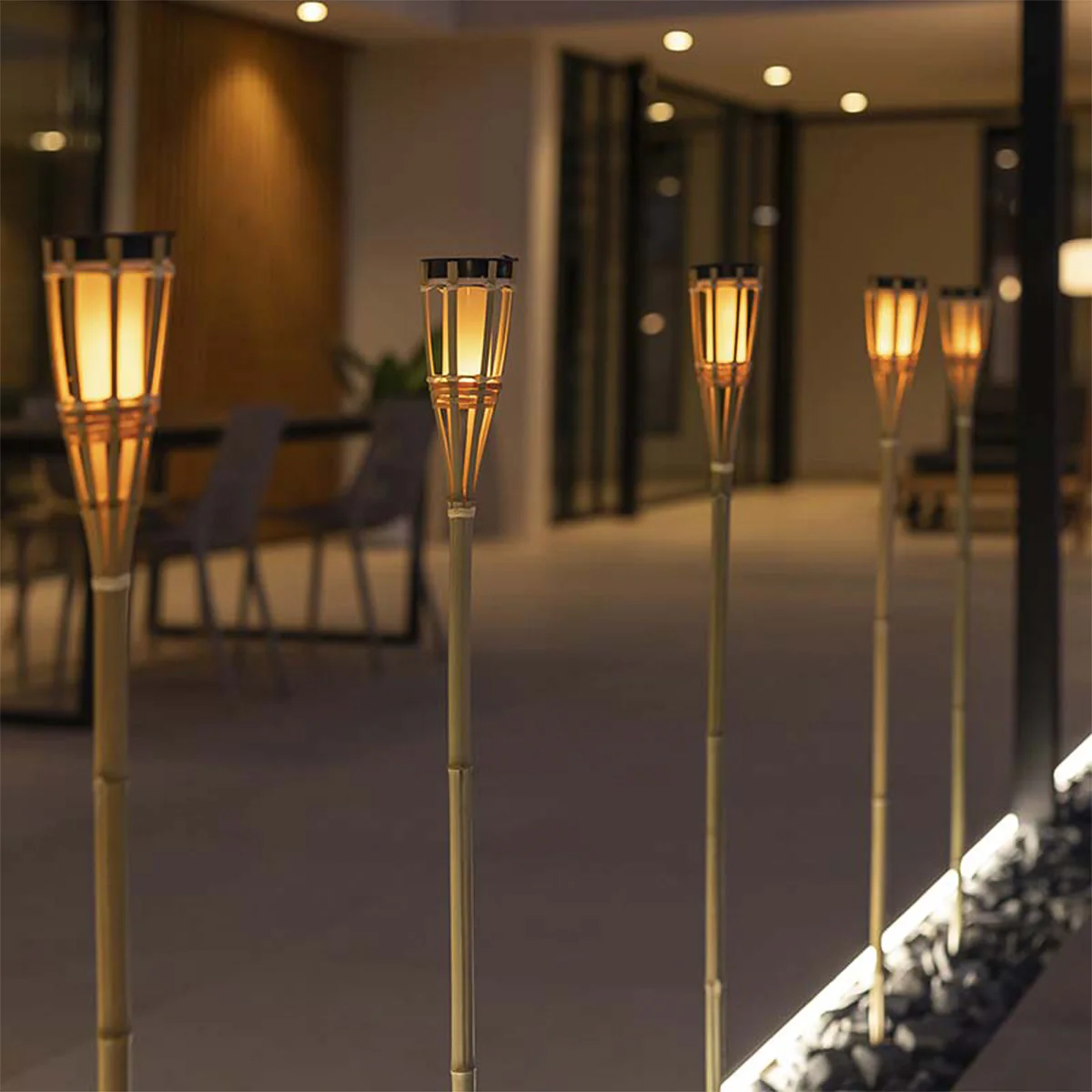 HIAMA pique de jardin solaire avec lumière à effet flamme(24 pièces)